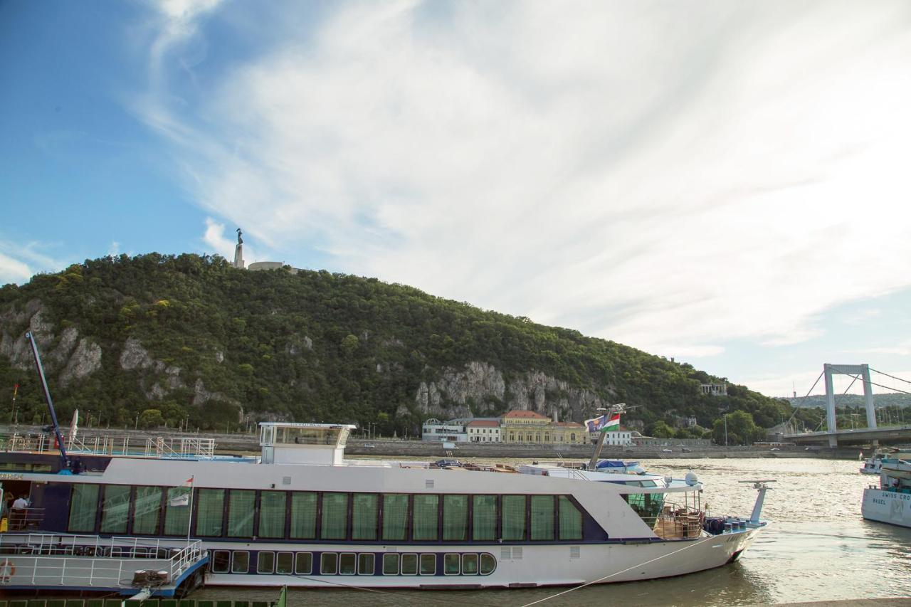 Pelicanstay At Riverside Danube Budapesta Exterior foto