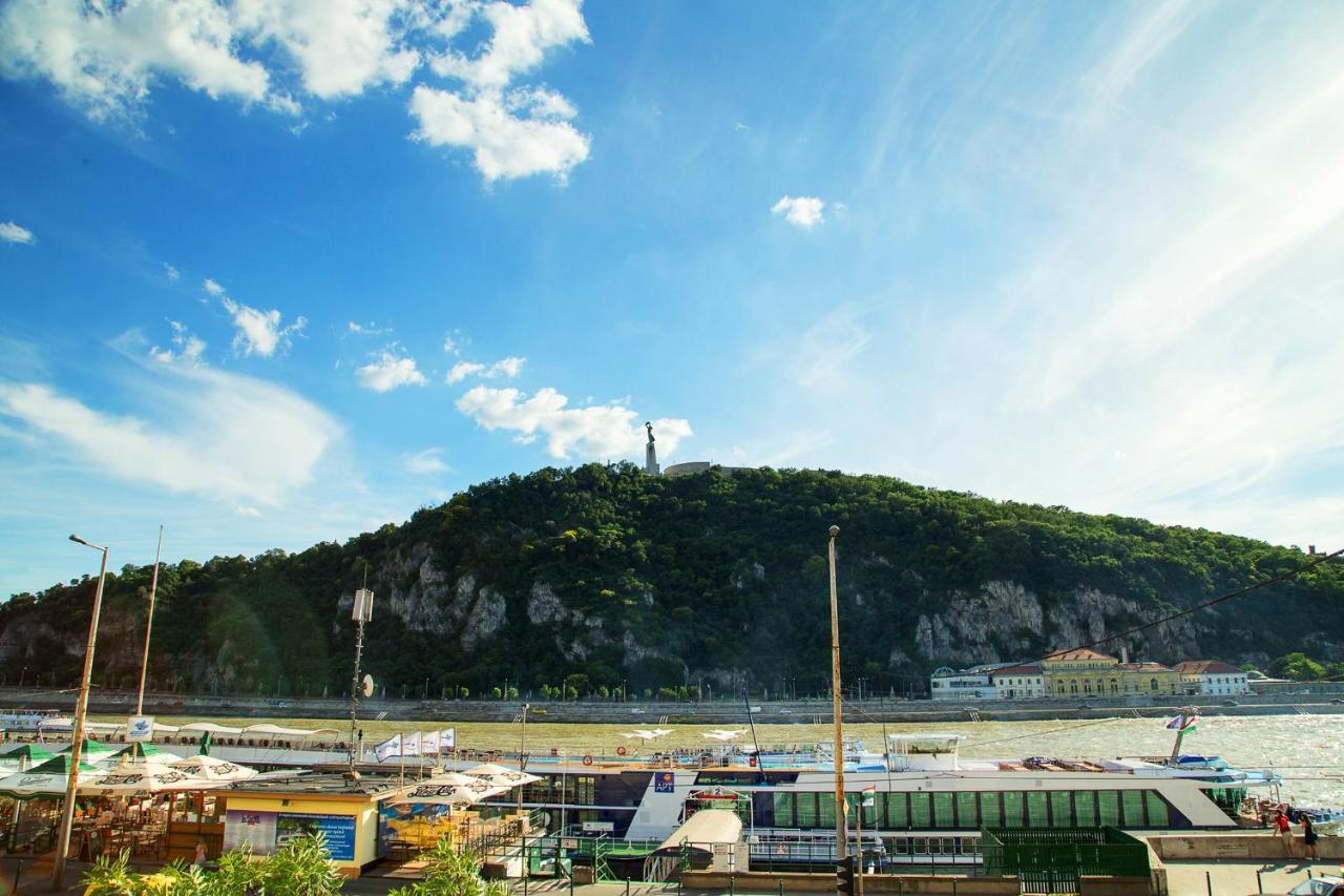 Pelicanstay At Riverside Danube Budapesta Exterior foto